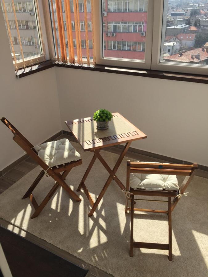 Roby Apartament Bukarest Exteriör bild