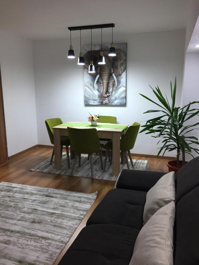 Roby Apartament Bukarest Exteriör bild